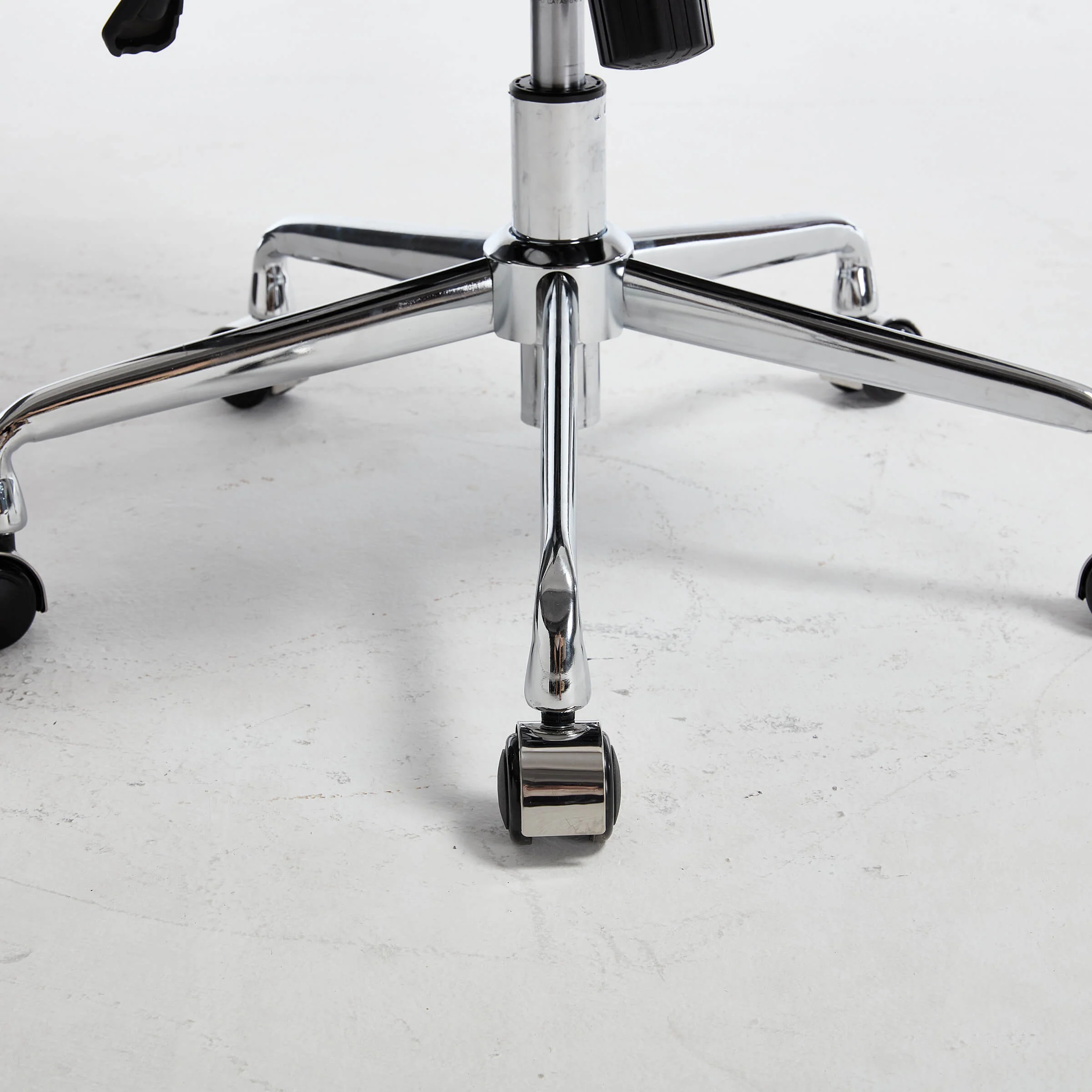 Rattan Back Adjustable Office Chair - 8069OC - Image 9