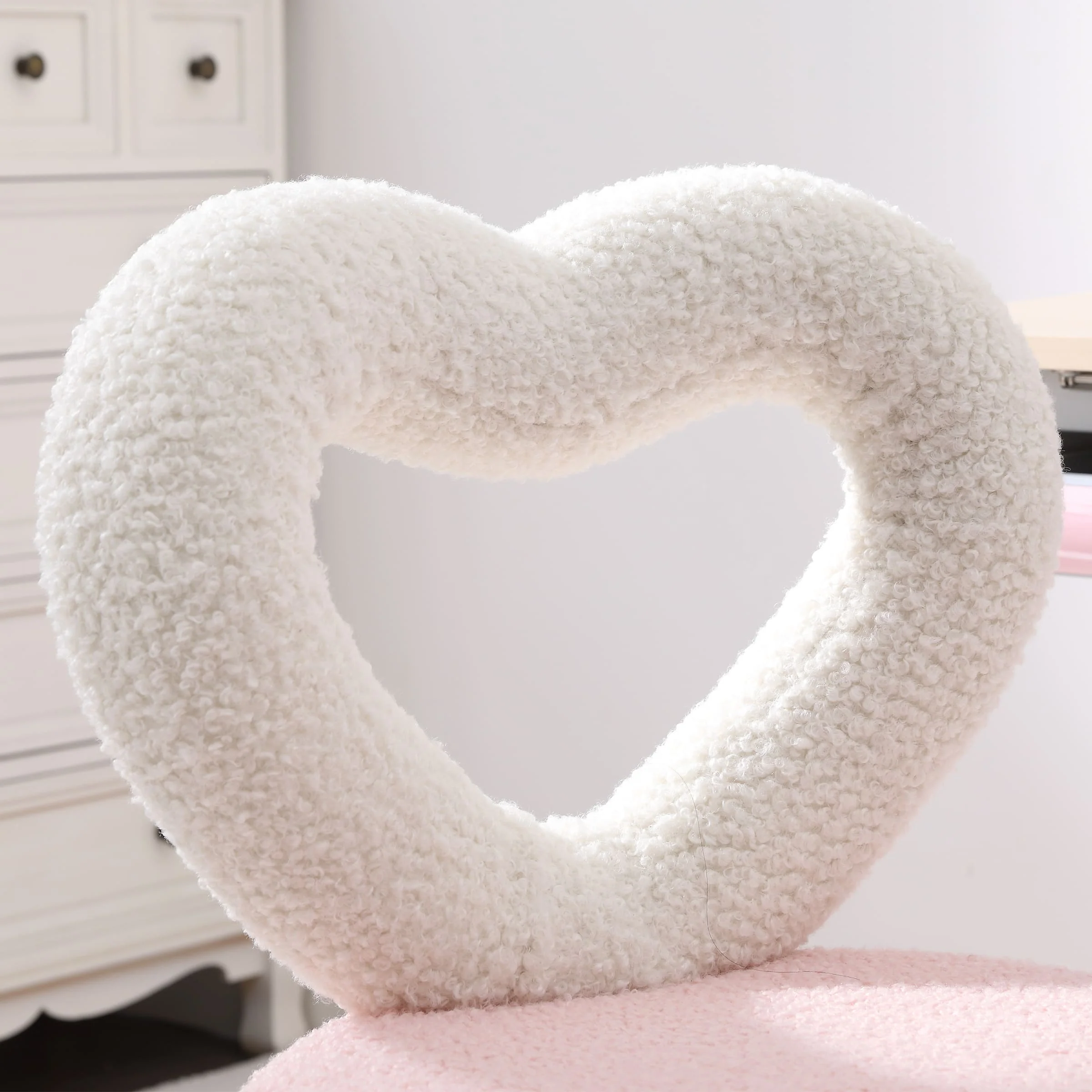 Adjustable Rolling Kids Desk Chair with Heart-Shape Back - 7002KC - Image 5