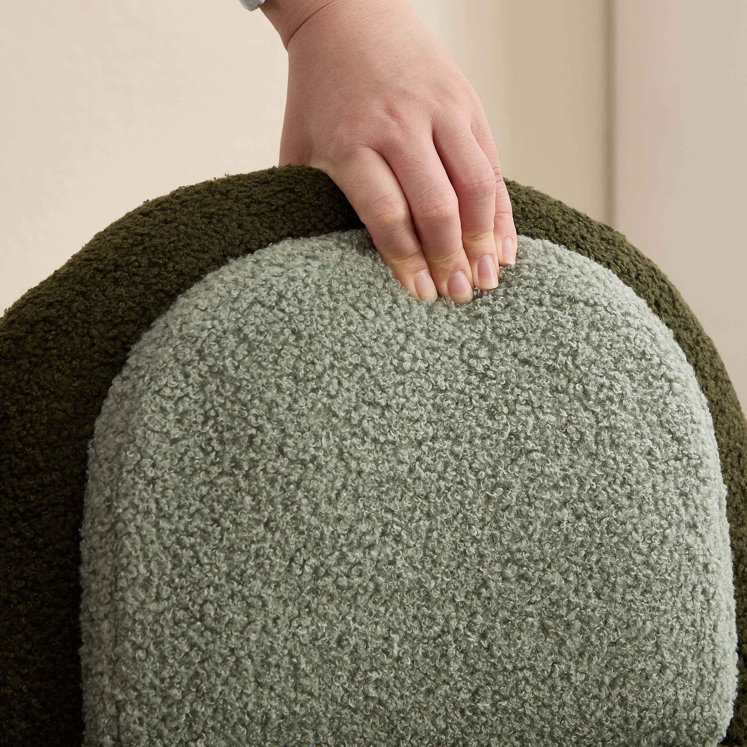 Soft Round Shape Sherpa Kids Chair - 4016KC - Image 3