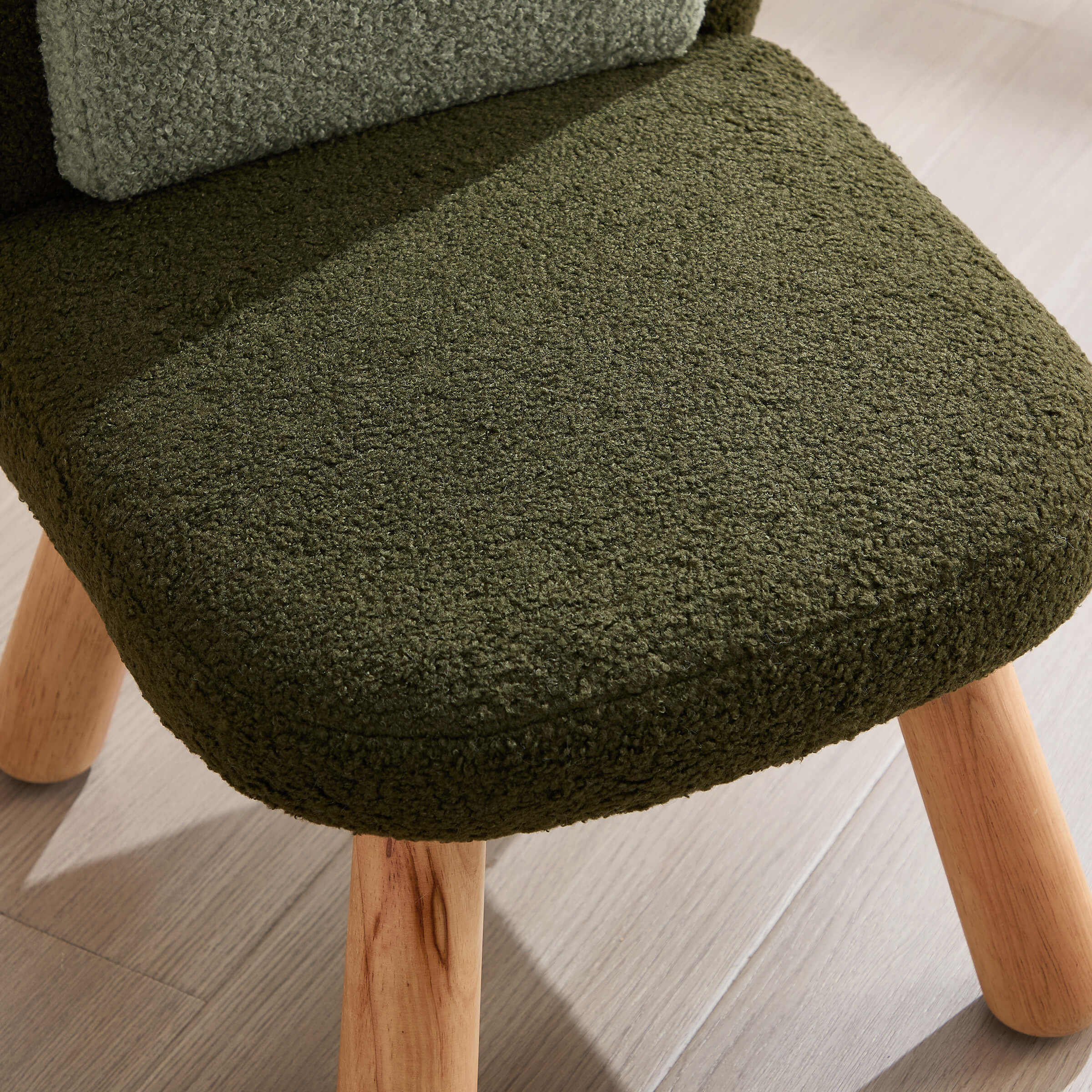 Soft Round Shape Sherpa Kids Chair - 4016KC - Image 4